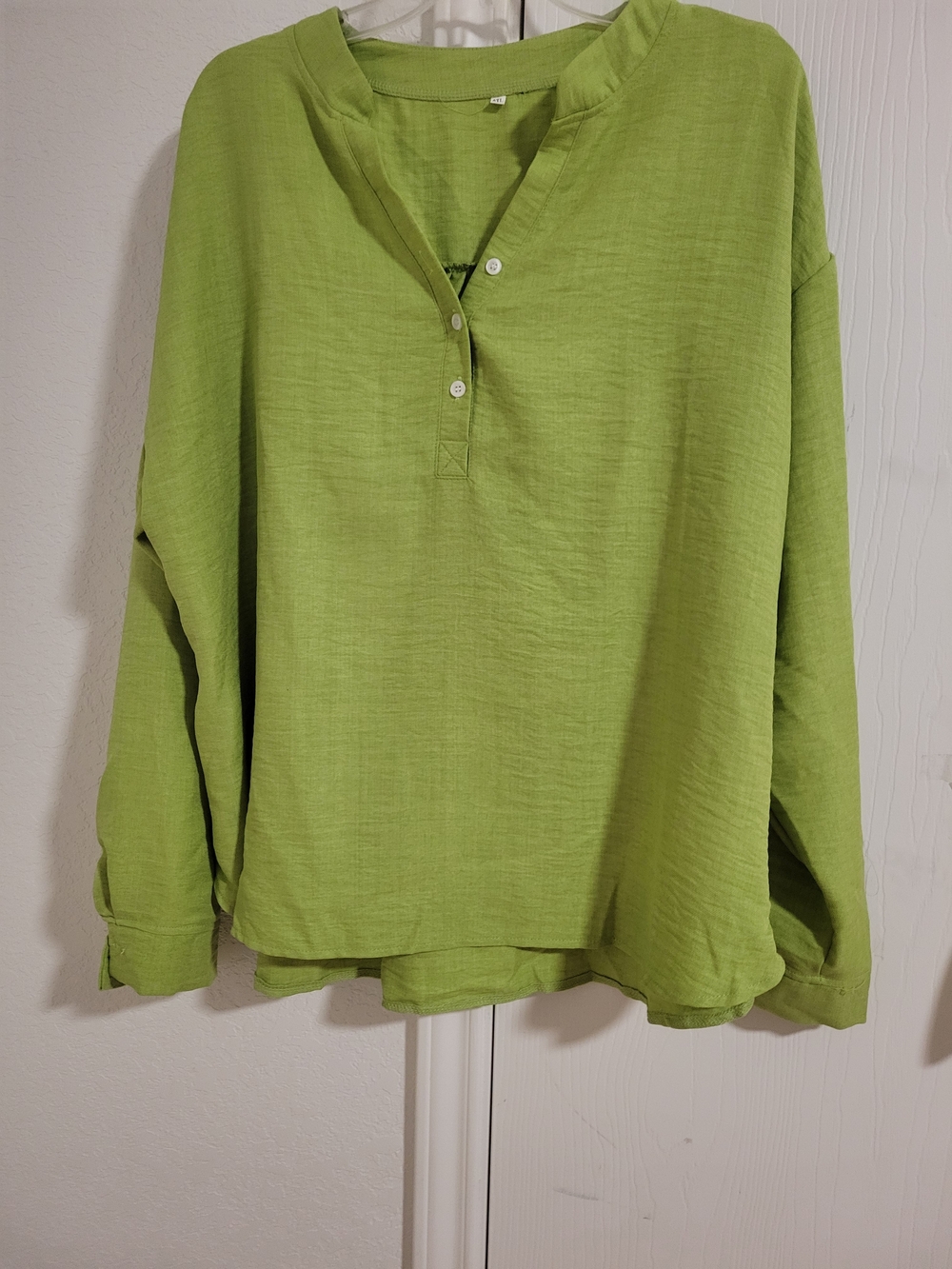 Linen-Texture V-Neck Button Pullover - Lime Green